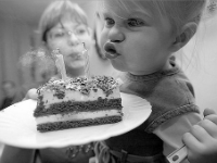 �������