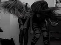 �������