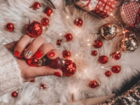 �������